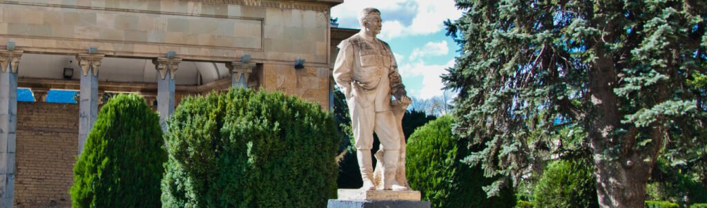 A coleção de vinhos de Stalin tem 40 mil garrafas e vai a leilão. Entenda o que há na adega de Tbilisi e por que o dinheiro vai virar escola de vinho.