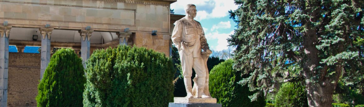 A coleção de vinhos de Stalin tem 40 mil garrafas e vai a leilão. Entenda o que há na adega de Tbilisi e por que o dinheiro vai virar escola de vinho.